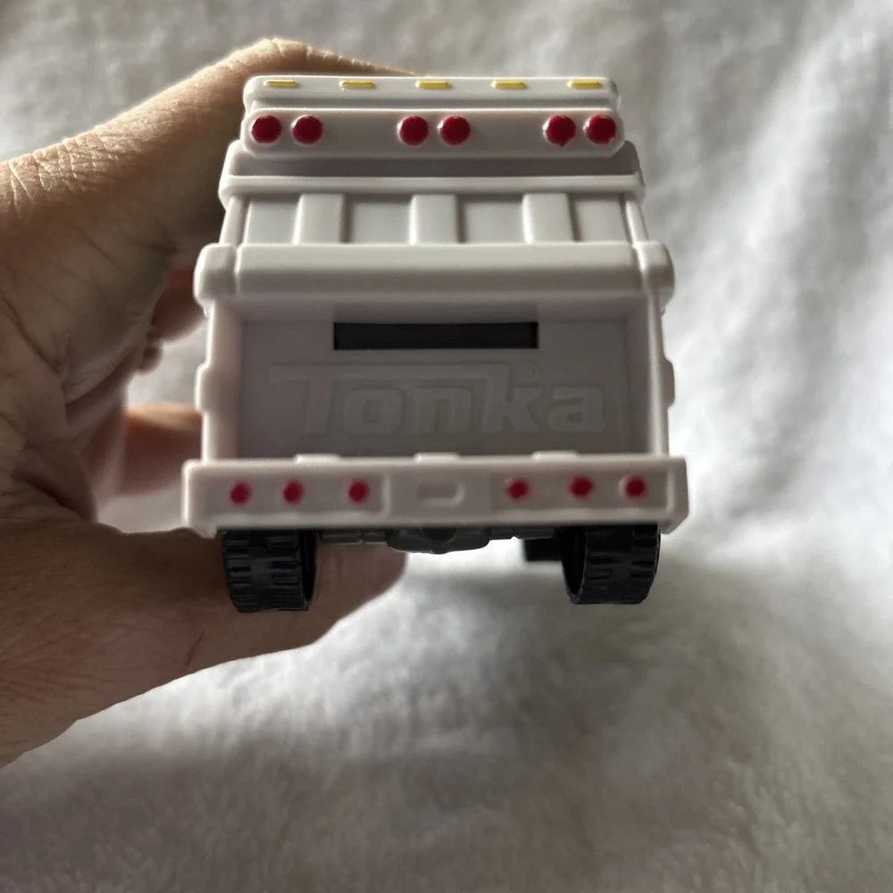 Tonka Metro Green & Clean Garbage Truck with Lights & Sounds Funrise - Working